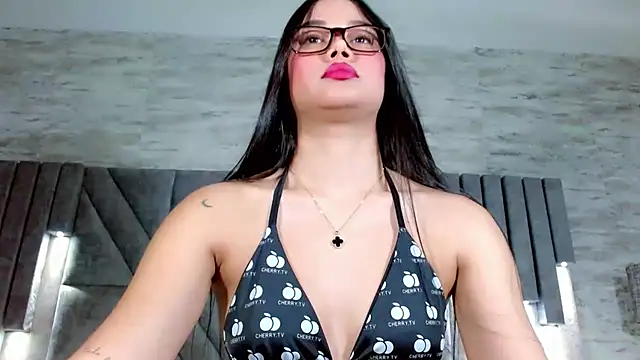 Snapshot of JasmineMoore chatting on July 8, 9:48 pm JasmineMoore online show from July 8, 9:48 pm