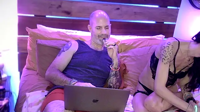 Snapshot of NC_Bald_and_Beautiful chatting on October 31, 7:16 am NC Bald and Beautiful online show from October 31, 7:16 am