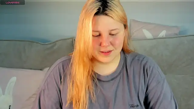 Ruth Oliver online show from October 26, 1:06 am