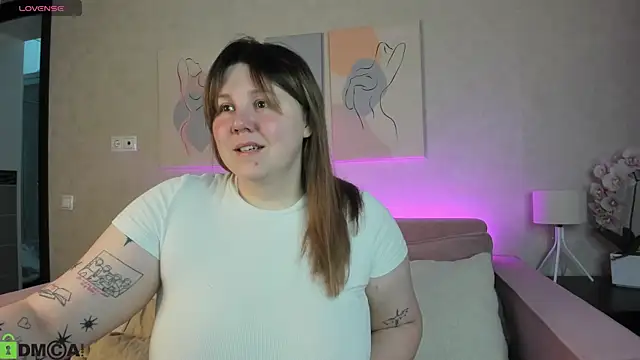 Ruth Oliver online show from April 7, 1:07 am