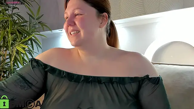 Ruth Oliver online show from March 30, 1:07 am