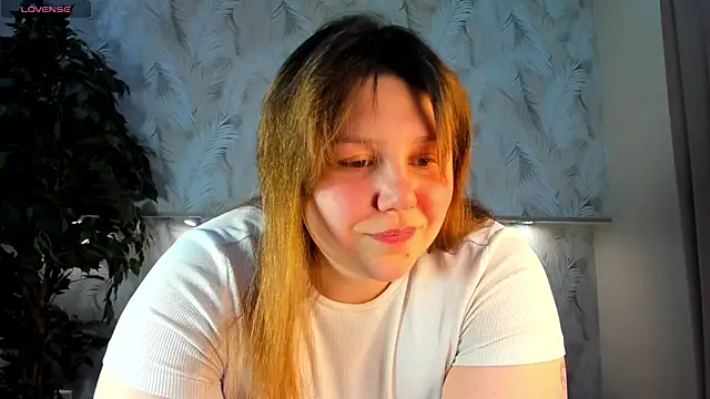 Ruth Oliver online show from April 4, 1:23 am