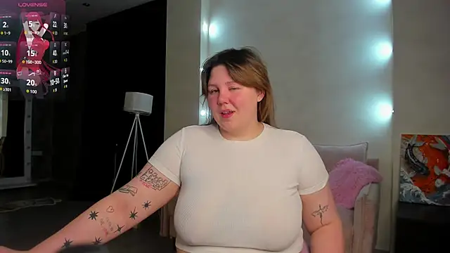 Ruth Oliver online show from March 19, 1:05 am