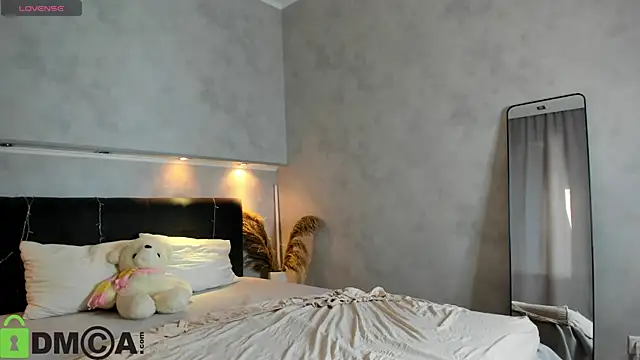 Ruth Oliver online show from March 11, 9:25 am