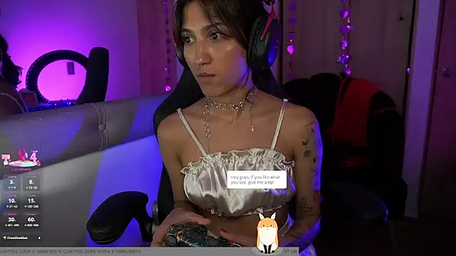 Snapshot of MissKorah chatting on February 28, 3:37 am MissKorah online show from February 28, 3:37 am