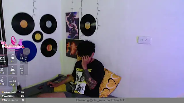 Snapshot of MissKorah chatting on March 23, 4:27 am MissKorah online show from March 23, 4:27 am