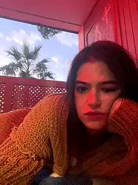 Snapshot of SafeinouterSpace chatting on December 4, 12:42 am SafeinouterSpace online show from December 4, 12:42 am