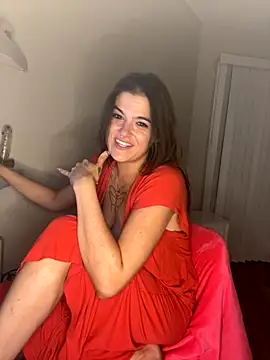 Snapshot of SafeinouterSpace chatting on October 27, 4:24 am SafeinouterSpace online show from October 27, 4:24 am