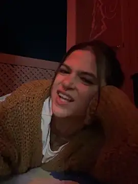 Snapshot of SafeinouterSpace chatting on December 3, 11:20 am SafeinouterSpace online show from December 3, 11:20 am