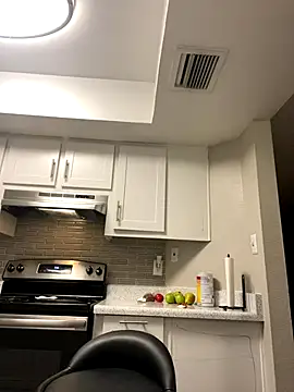 Snapshot of SafeinouterSpace chatting on November 17, 2:37 am SafeinouterSpace online show from November 17, 2:37 am