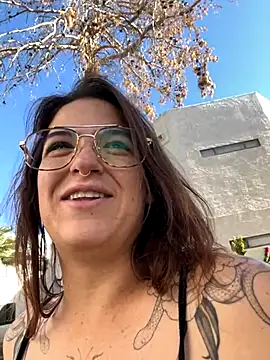 Snapshot of SafeinouterSpace chatting on October 21, 4:50 pm SafeinouterSpace online show from October 21, 4:50 pm