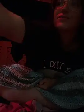 Snapshot of SafeinouterSpace chatting on December 1, 10:27 am SafeinouterSpace online show from December 1, 10:27 am