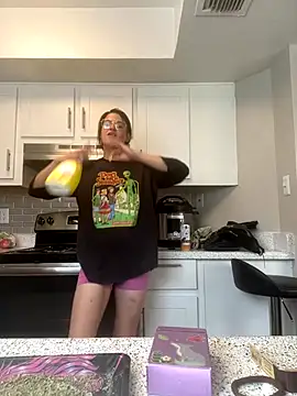 Snapshot of SafeinouterSpace chatting on October 28, 4:39 pm SafeinouterSpace online show from October 28, 4:39 pm