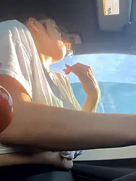 Snapshot of SafeinouterSpace chatting on October 30, 3:42 pm SafeinouterSpace online show from October 30, 3:42 pm