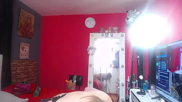 Snapshot of violl3tfoxx chatting on November 12, 1:26 pm violl3tfoxx online show from November 12, 1:26 pm