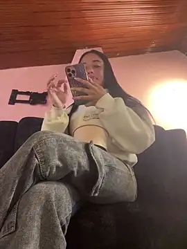 Ady 18 online show from February 9, 9:13 pm