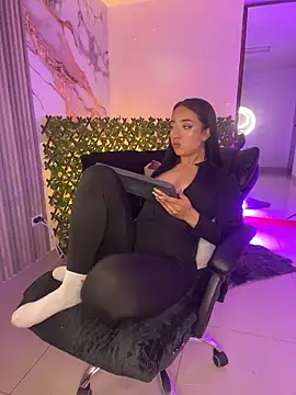 Ady 18 online show from March 25, 5:12 pm