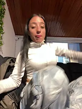 Snapshot of Ady_18 chatting on February 12, 5:37 pm Ady 18 online show from February 12, 5:37 pm