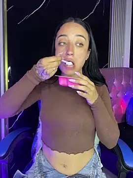 Ady 18 online show from December 5, 7:12 pm