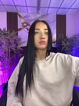 Ady 18 online show from February 13, 6:19 pm