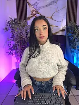 Ady 18 online show from February 4, 8:26 pm