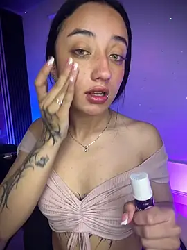 Ady 18 online show from April 6, 8:32 pm