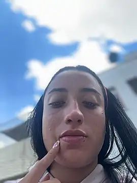 Ady 18 online show from April 2, 6:14 pm