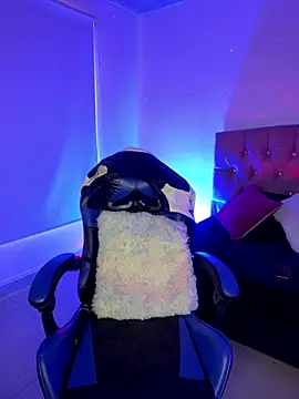 Ady 18 online show from December 20, 9:28 pm