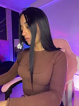 Ady 18 online show from April 14, 7:19 pm