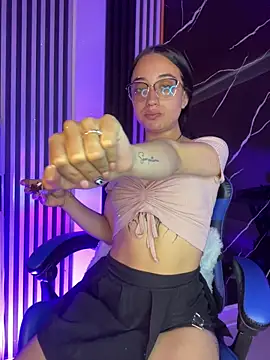 Ady 18 online show from October 20, 7:58 pm