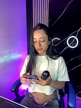 Ady 18 online show from December 18, 8:23 pm