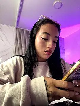 Ady 18 online show from January 12, 4:25 pm