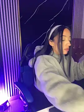 Ady 18 online show from November 18, 8:56 pm