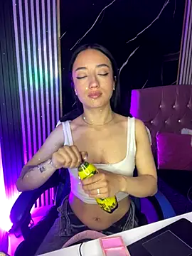 Ady 18 online show from November 22, 7:02 pm