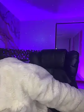 Ady 18 online show from March 11, 6:24 pm