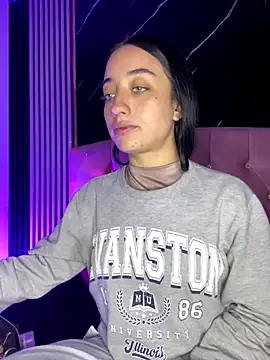 Ady 18 online show from November 10, 6:46 pm