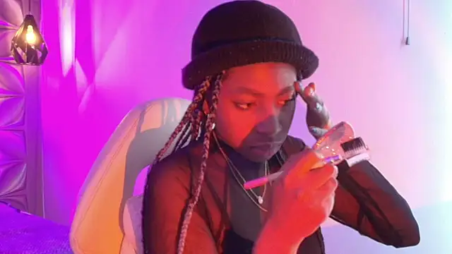 Snapshot of Queen_perla_ chatting on March 3, 12:23 pm Queen perla online show from March 3, 12:23 pm