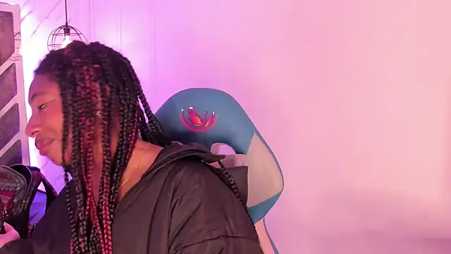 Queen perla  online show from September 12, 6:07 pm