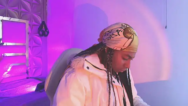 Queen perla  online show from April 3, 12:11 pm