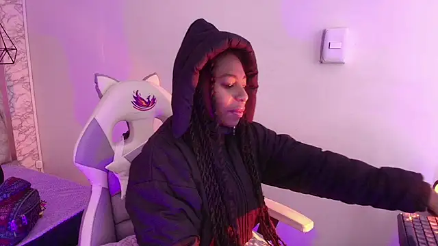 Queen perla  online show from November 24, 11:43 am