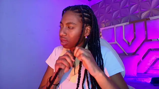 Queen perla  online show from April 26, 1:41 pm