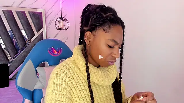 Queen perla  online show from November 12, 11:36 am