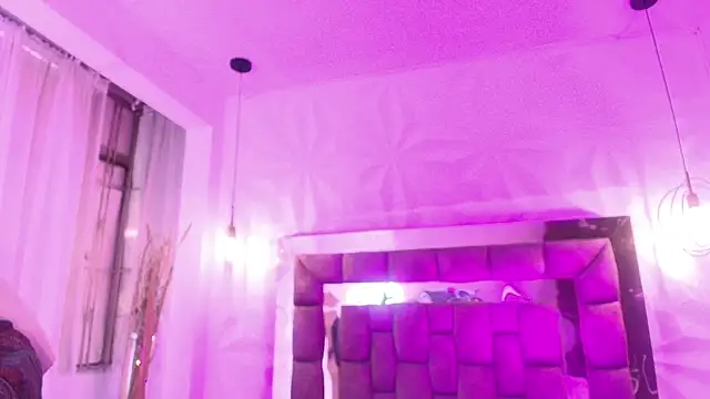 Snapshot of Queen_perla_ chatting on June 15, 12:27 pm Queen perla online show from June 15, 12:27 pm