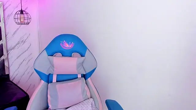 Queen perla  online show from November 3, 11:58 am