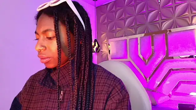 Queen perla  online show from March 14, 12:11 pm