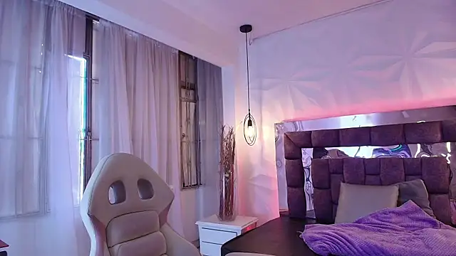 Snapshot of Queen_perla_ chatting on July 10, 12:27 pm Queen perla online show from July 10, 12:27 pm