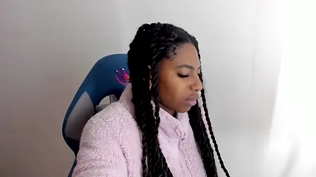 Queen perla  online show from November 1, 12:10 pm