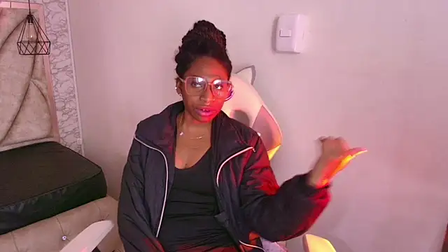 Queen perla  online show from November 29, 12:27 pm