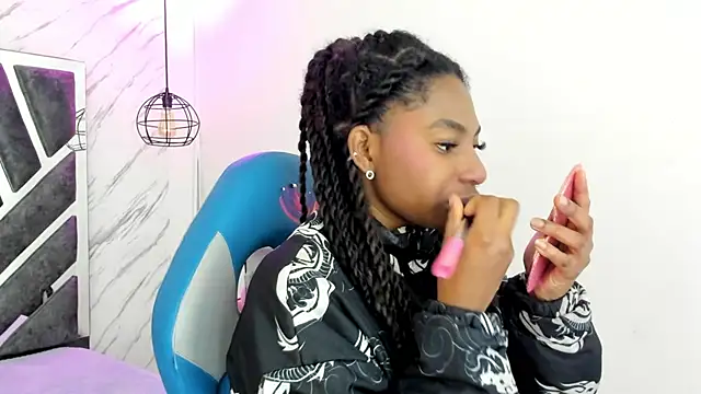 Queen perla  online show from November 7, 11:48 am