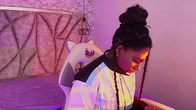 Queen perla  online show from November 21, 12:26 pm